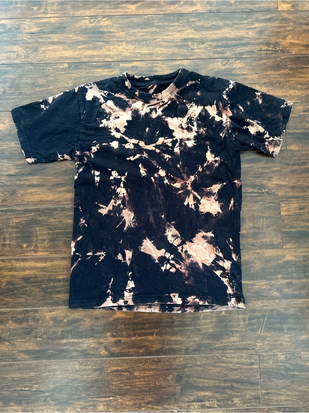 🔥 Bleach Tie-Dye Tee Youth Size M/L (Tag Missing)